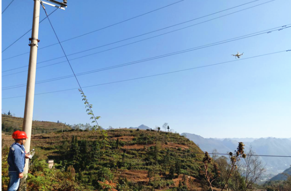 水城供电局使用无人机巡线模式,保障电网用电高(图3) 水城供电局使用无人机巡线模式,保障电网用电高(图3)
